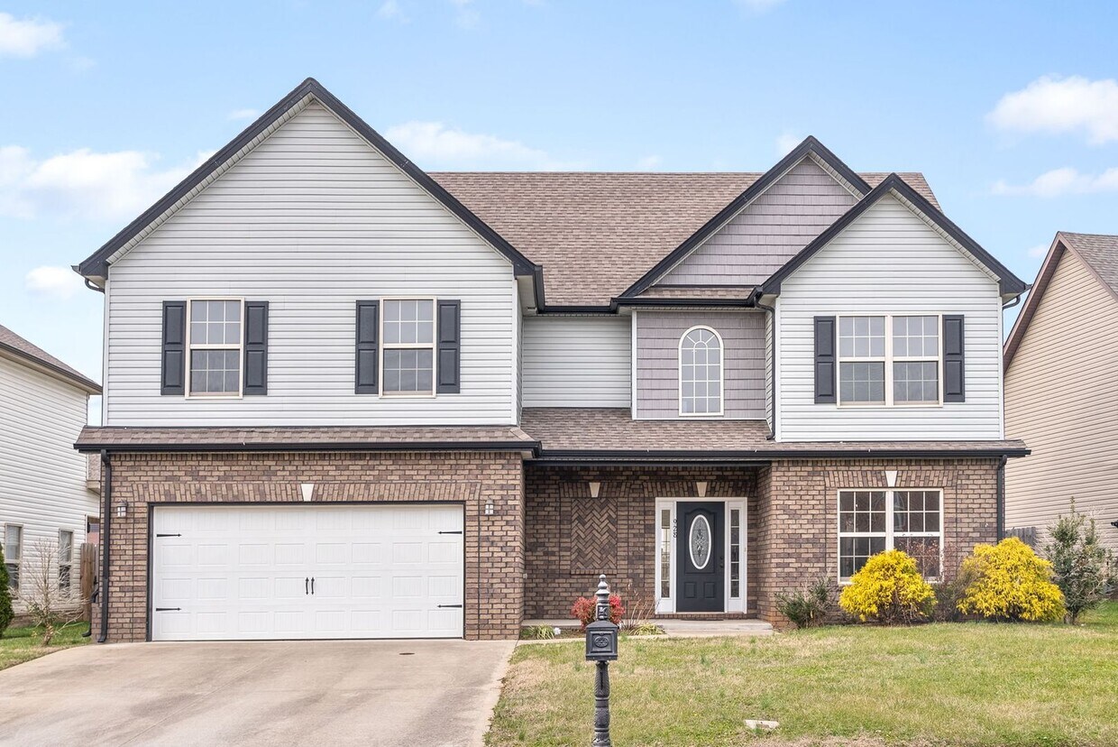 Foto principal - *** GREAT TWO STORY CONTEMPORARY HOME ***