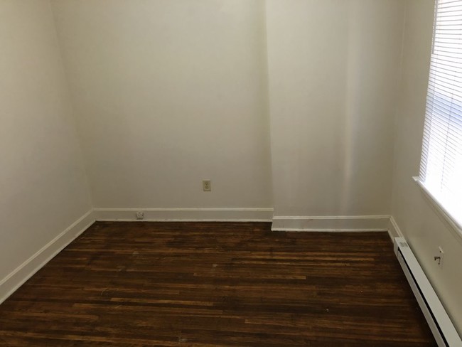 Building Photo - 410 Radnor St