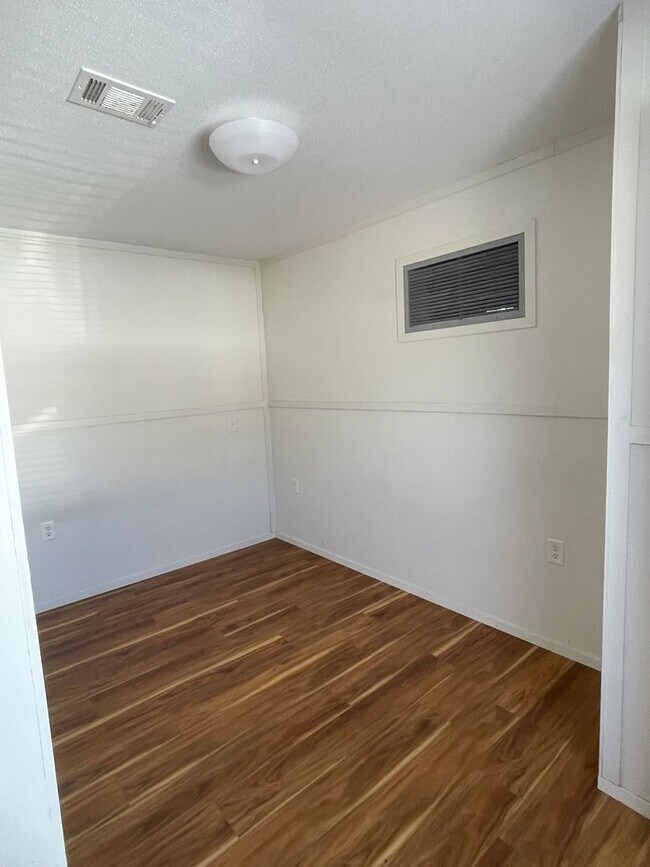 Foto del edificio - Three Bedroom Two Bath Manufactured Home i...