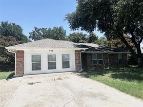 Building Photo - 900 Kimili Ct