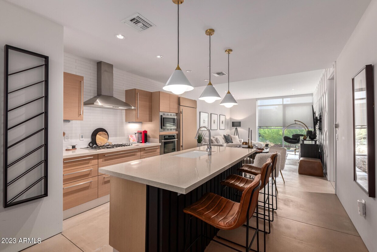 4737 N Scottsdale Rd Unit 2001, Scottsdale, AZ 85251 Room for Rent in