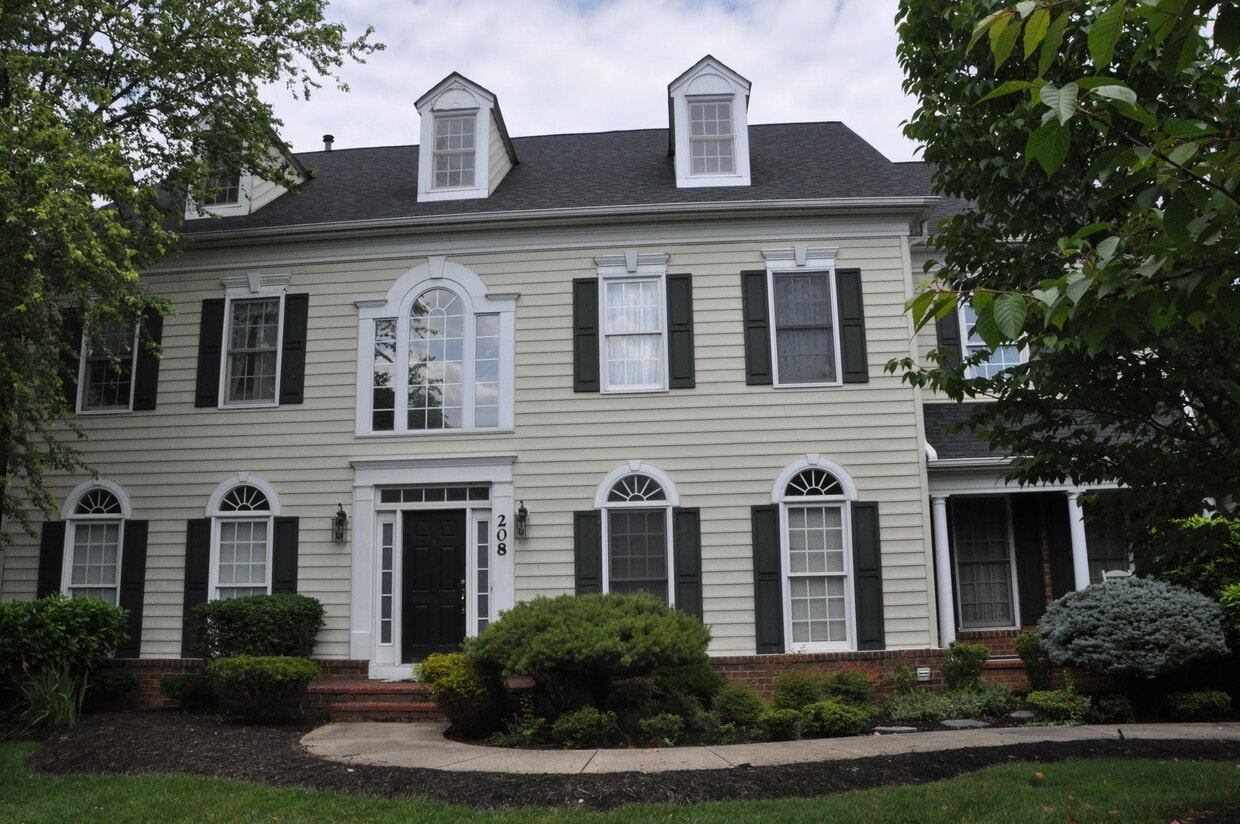 Primary Photo - 208 Prettyman Dr