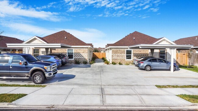 Building Photo - 3307 Aurora Ln