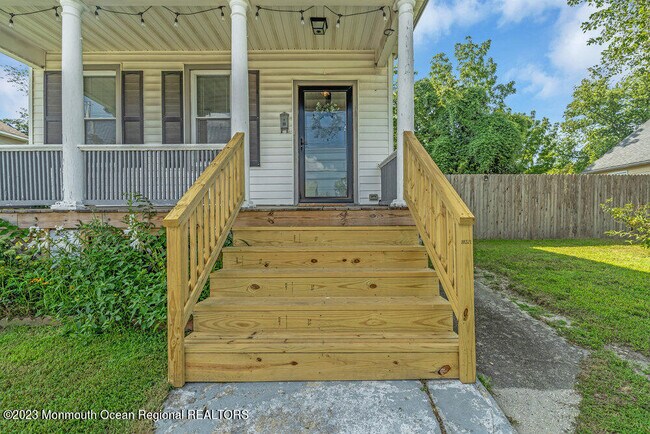 Building Photo - 112 Oxonia Ave