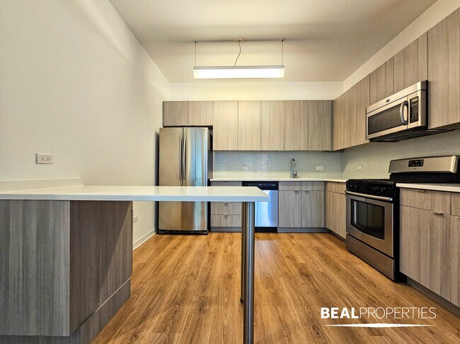 Foto del edificio - 548 W Webster Ave