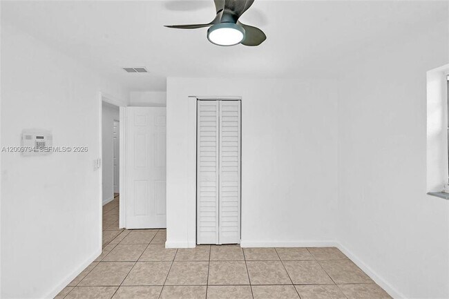 Building Photo - 4156 SW 49th Ct