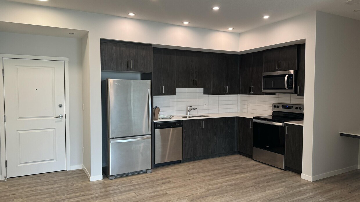 Building Photo - 3727-3727 Sage Hill Dr NW