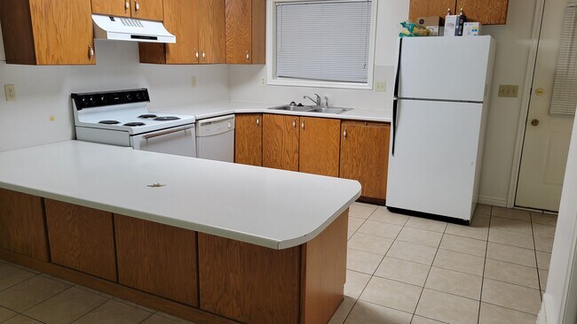 Building Photo - 251 W 1100 N