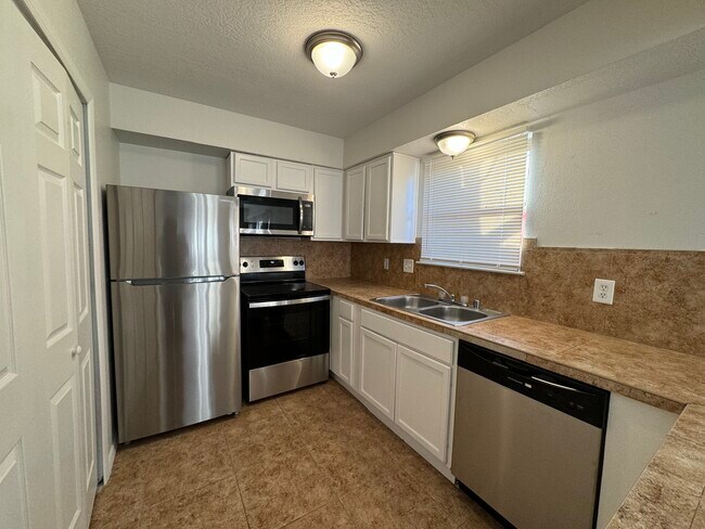 Foto del edificio - 6005 Fortuna Rd NW