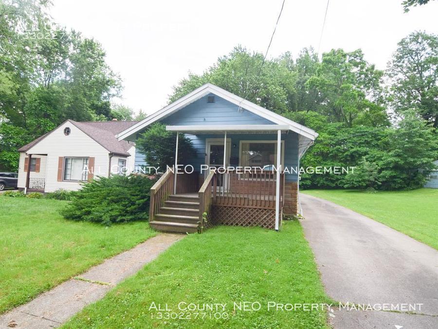 Primary Photo - Recently Updated Two Bedroom Home in Akron