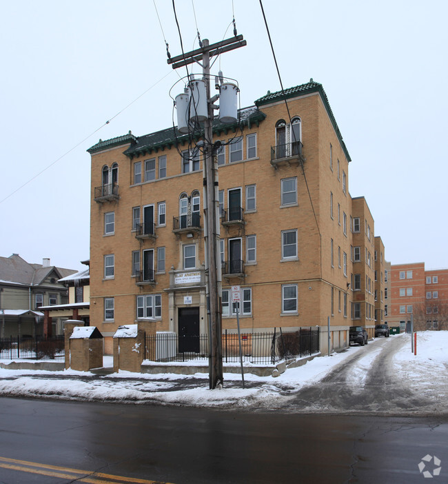 Building Photo - West Park Apartments