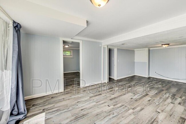Building Photo - 5703 Kennedy St