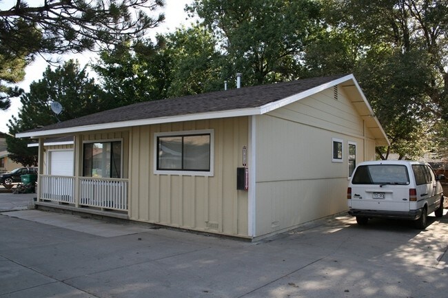 Building Photo 2 - 1000 Virbel Ln