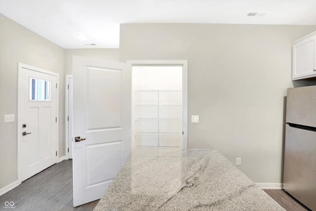 Building Photo - 1915 Chambers Dr