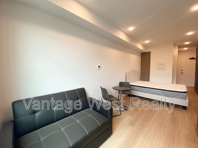 Photo du bâtiment - 720-720 K. L. O. Rd