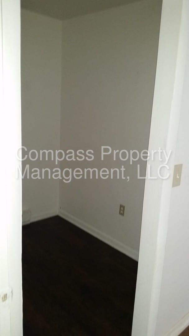 Building Photo - 588 Coates St