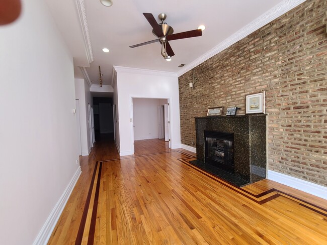 Building Photo - 4856 S Prairie Ave