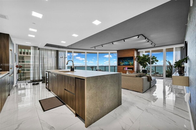 Building Photo - 488 NE 18th St