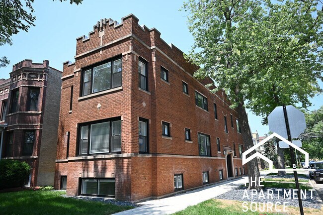 Building Photo - 2602 N Springfield Ave
