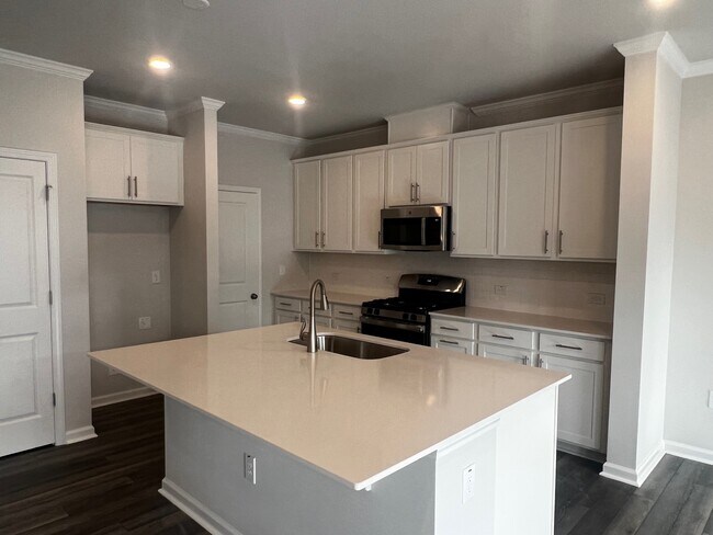 Foto del edificio - 5871 Woodlawn Dr