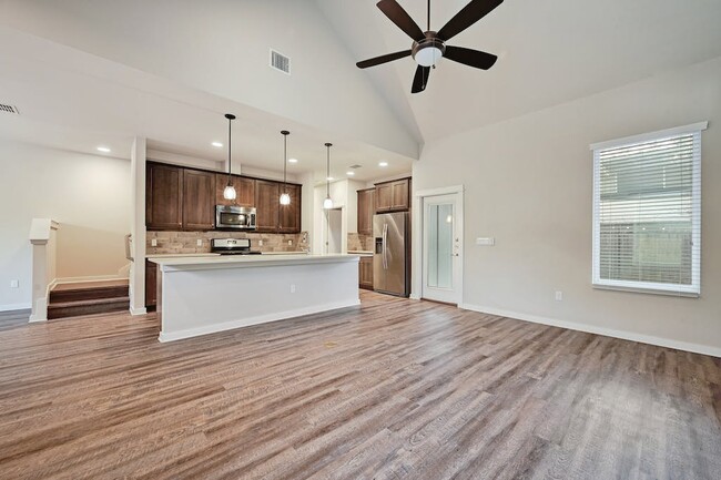 Building Photo - 4913 Sunset Trail