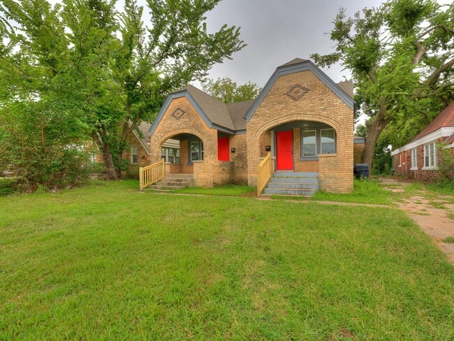 Building Photo - 2208 NE 22nd St