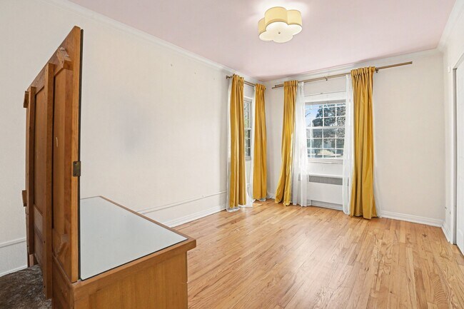 Dormitorio orientado al este - 1409 Ivy St