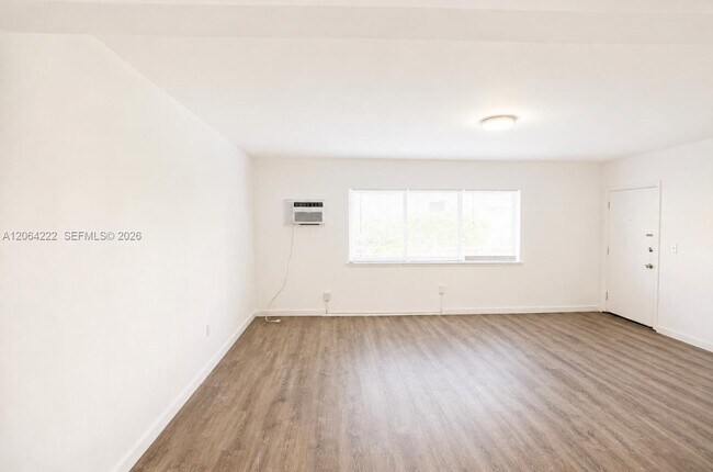 Building Photo - 7600 Dickens Ave