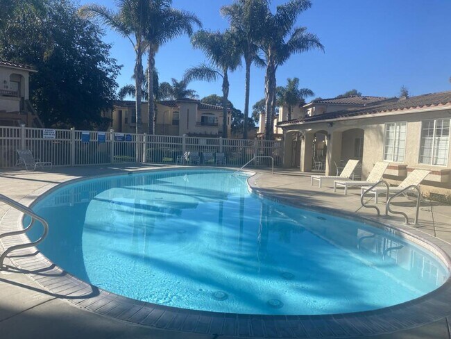 Foto del edificio - 310 W McCoy Ln