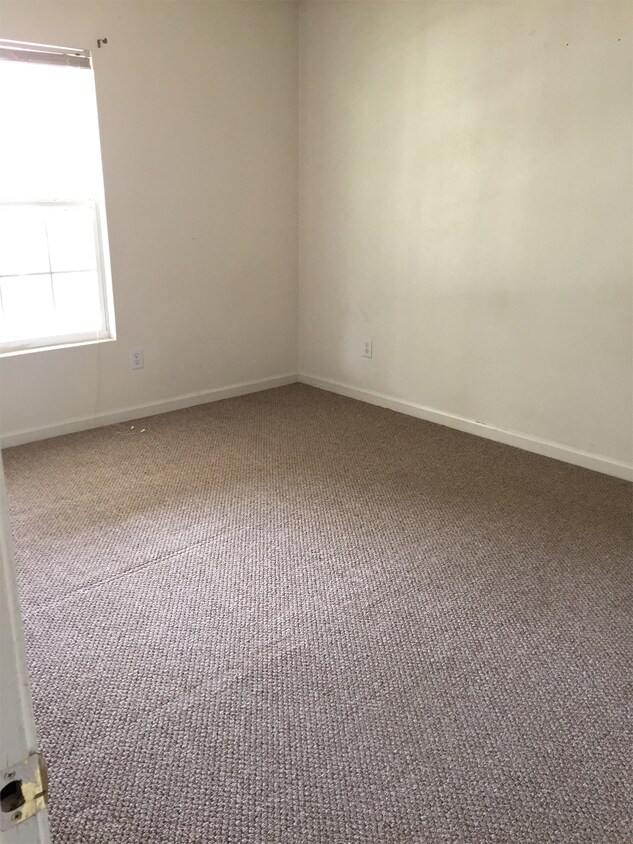 207 Carter St Unit B, Radford, VA 24141 Room for Rent in Radford, VA
