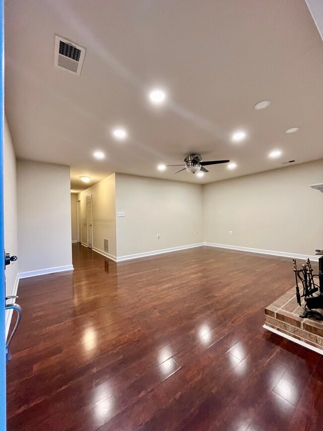 Building Photo - 12427 Eden Ln