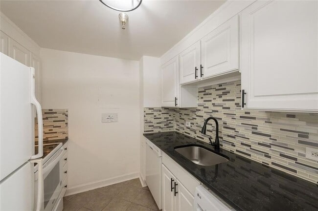 Building Photo - 375 Ralph McGill Blvd NE