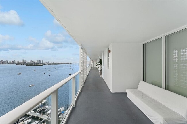 Foto del edificio - 910 West Ave