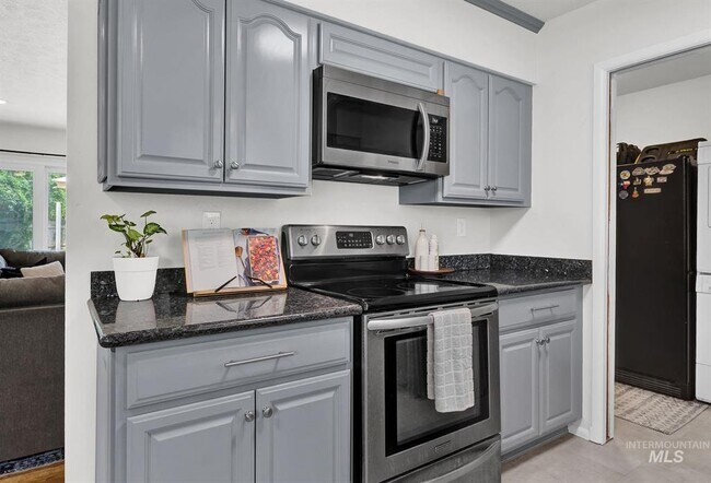 Foto del edificio - 220 N Owyhee St
