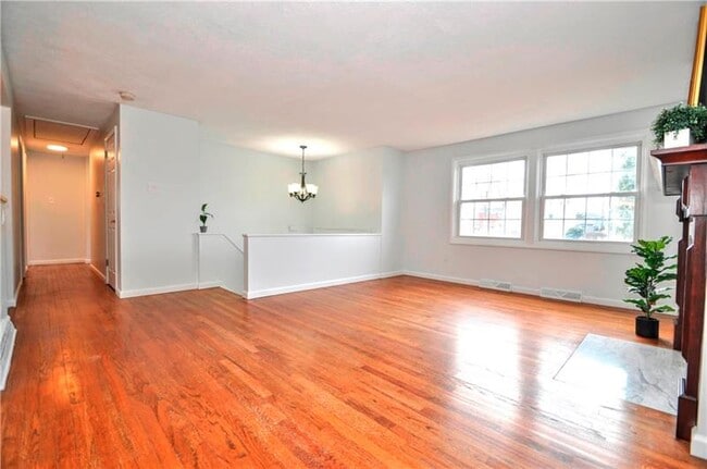 Building Photo - 1313 Star Ridge Dr