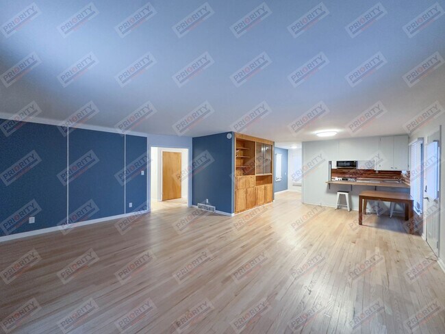 Foto del edificio - Updated Downtown Ranch with Mother-in-Law Suite