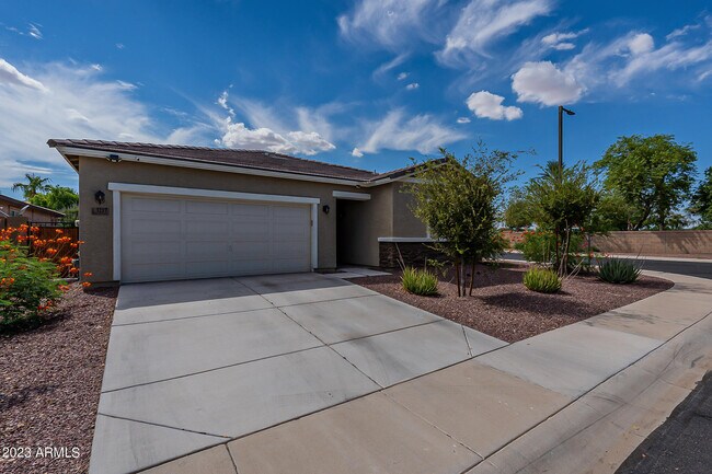Building Photo - 3217 N Pleasant View Ln