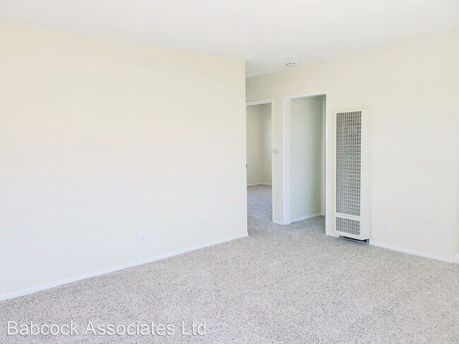 Building Photo - 25836 1/2-25407-5402 Oak St