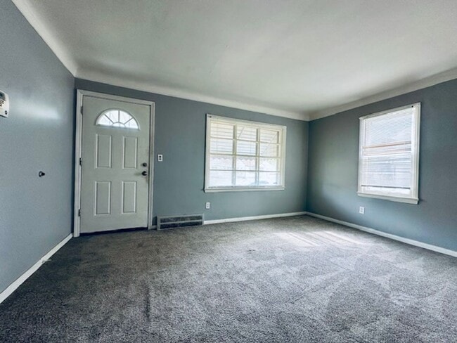 Building Photo - 3 Bedroom 1 Bathroom House For lease Welco...