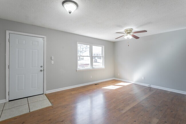 Foto del edificio - 1613 N Chester Rd