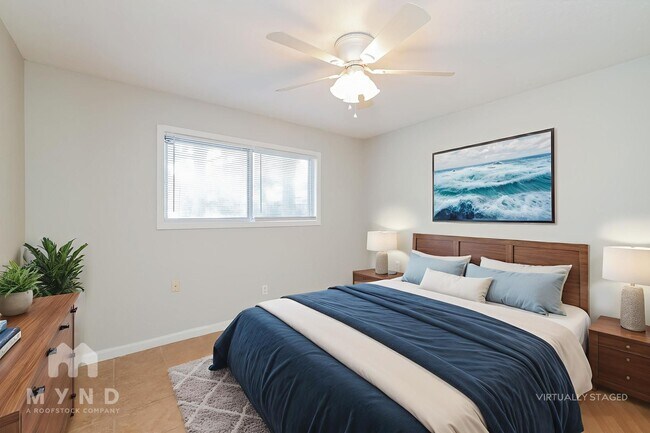 Building Photo - 3020 Normandy Dr