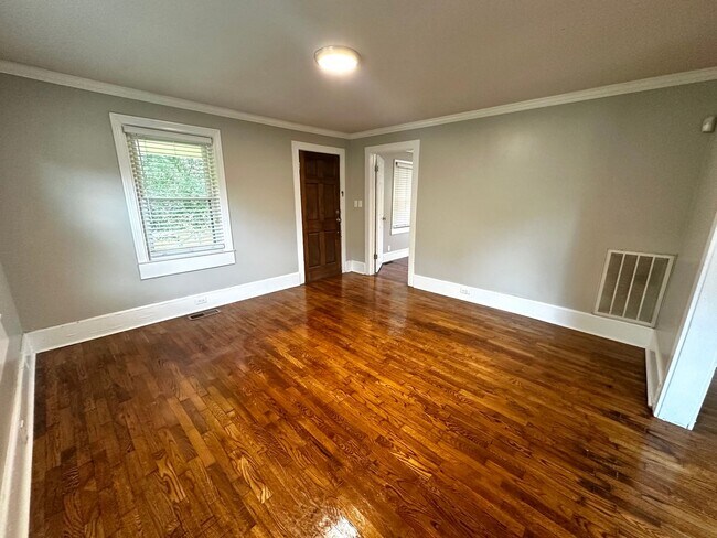 Foto del edificio - 3 bedroom 1 bathroom- House in West Rome.
