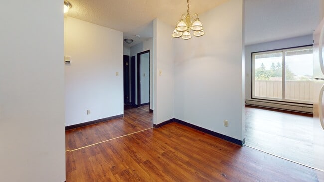 Building Photo - 5117-5144 44 St