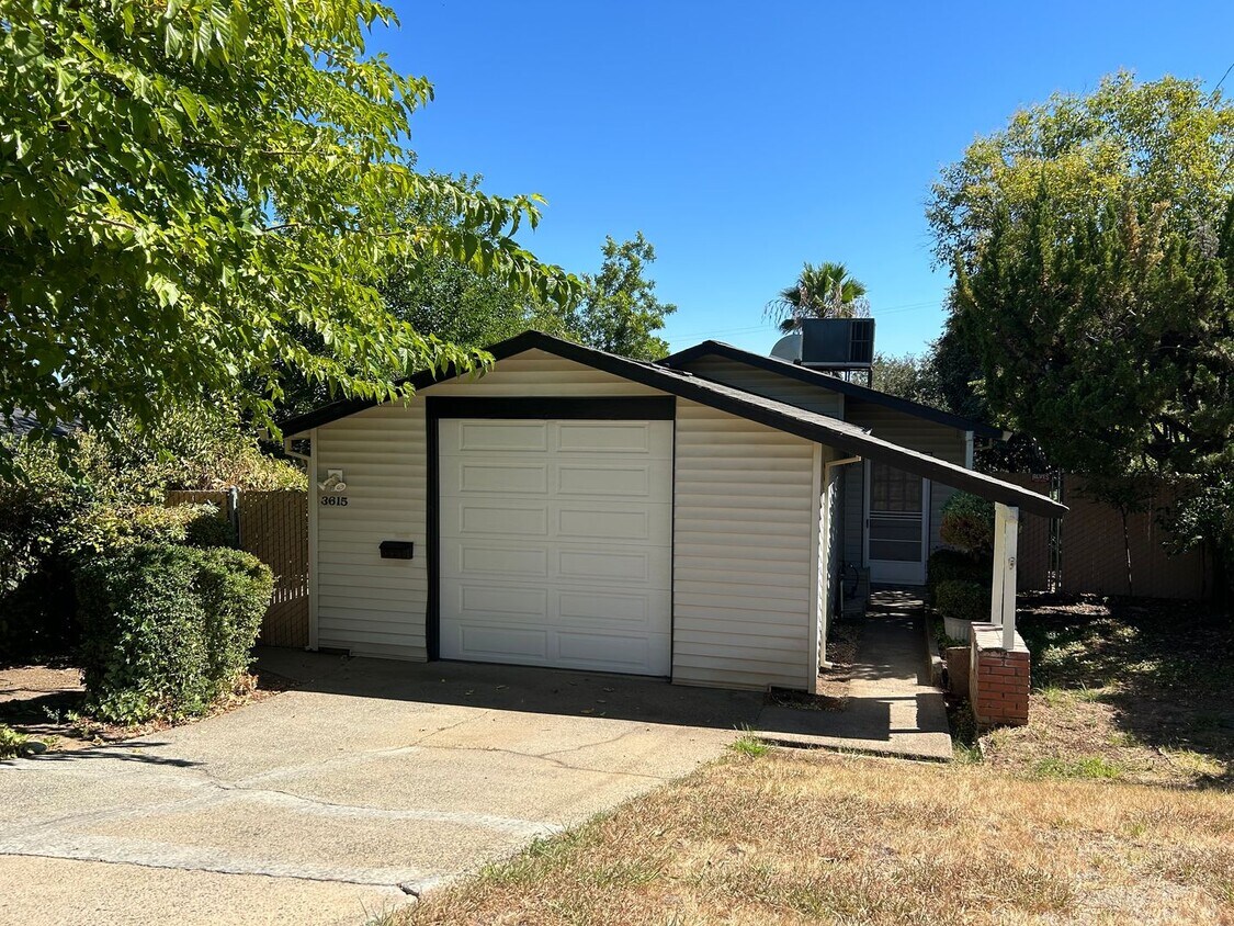 Foto principal - 3615 Stauss Ave
