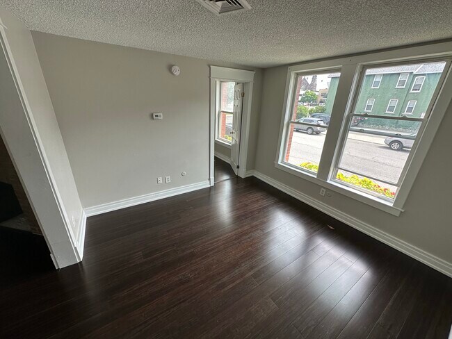 Building Photo - 290 S Elmwood Ave