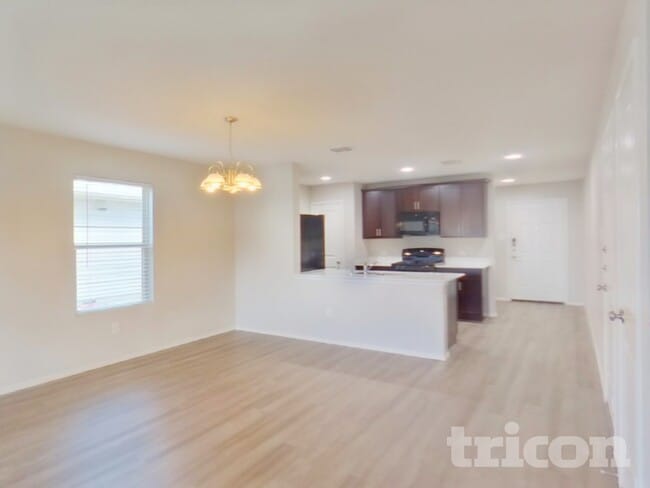 Building Photo - 337 Falling Star Dr