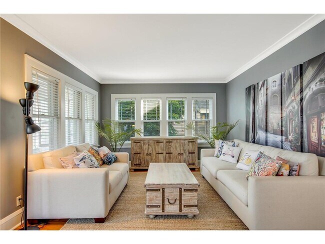 Foto del edificio - 1764 Palace Ave