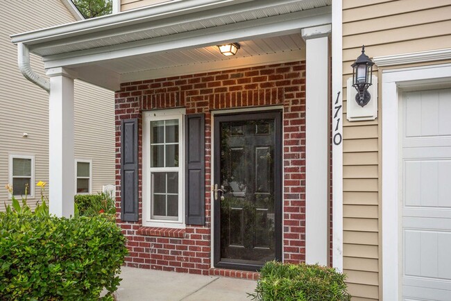 Building Photo - 1710 Restoration Ct