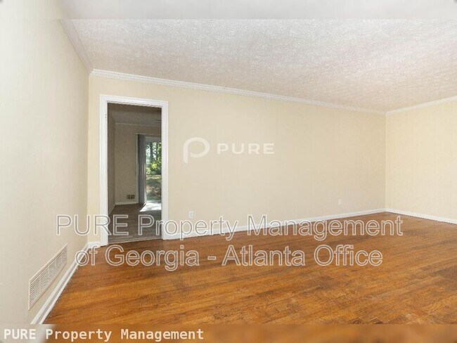 Foto del edificio - 951 Majesty Ln