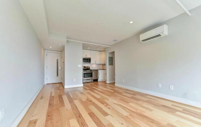 Building Photo - Captivating Condo in Columbia Heights! Upd...
